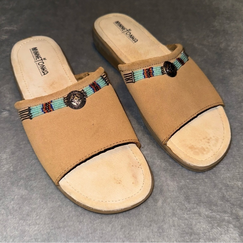 Minnetonka Suede Leather Slide Sandals Beaded Women’s Size 9